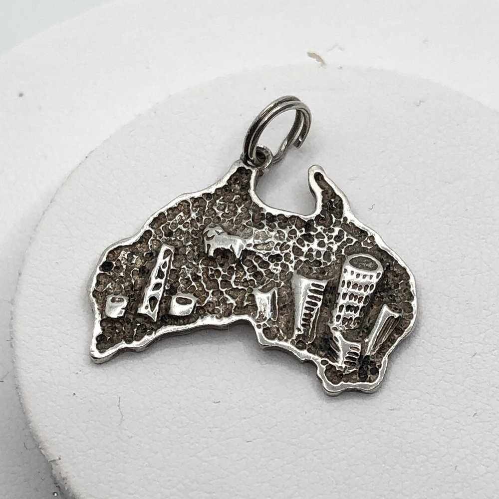 Vtg Sterling Silver Australia Map Charm / Pendant 1”
